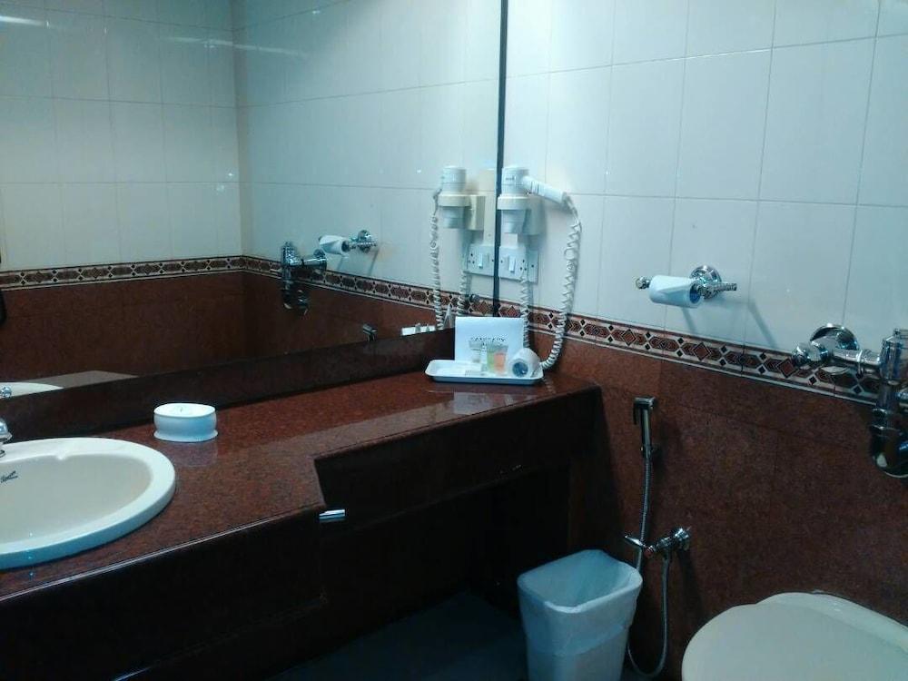 The Avenue Center Hotel Kochi Εξωτερικό φωτογραφία